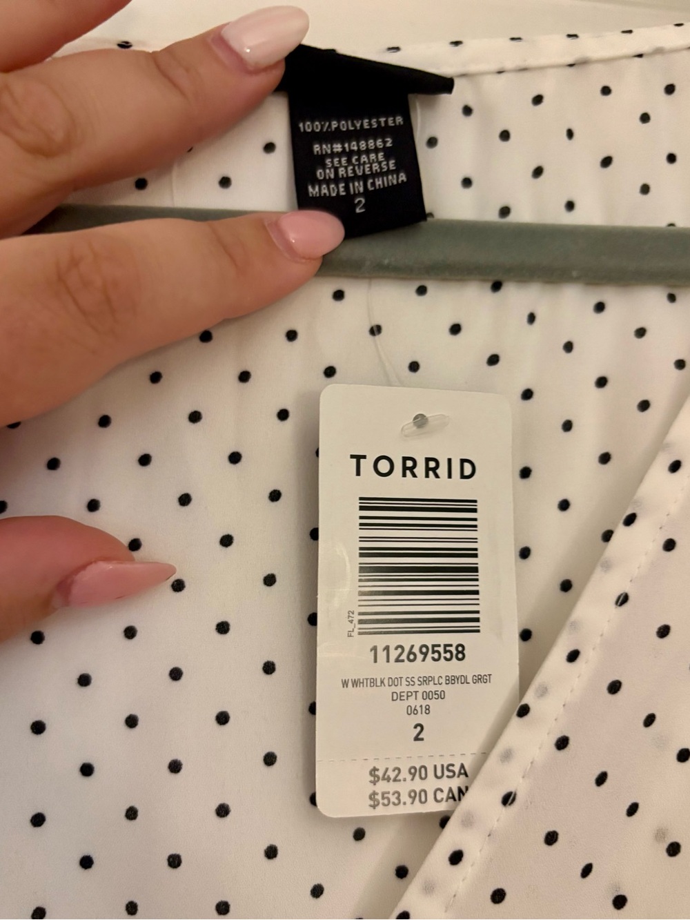 ⚫️ NWT Torrid 2 White with Black Polka Dot Surplice Peplum Tunic - Picture 3 of 3